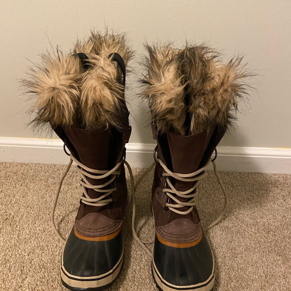 Sorel Joan of arctic winter boots with fur